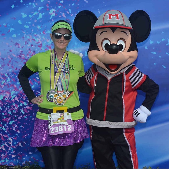 Meet your Posher, Lisa - Picture 1 of 2